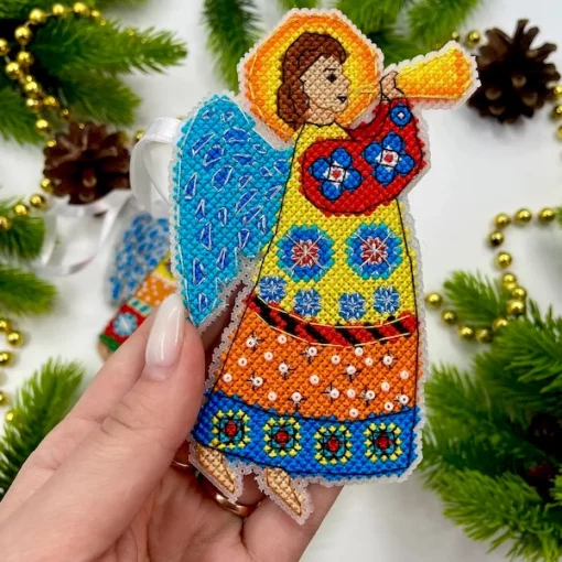 Набір для вишивки на пластиковій канві &quot;Різдв_яний янгол грає на трубі&quot; VPC_052