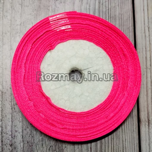 Стрічка атласна дуже яскраво-рожева 