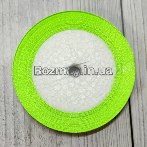 Стрічка атласна дуже яскрава світло-зелена 