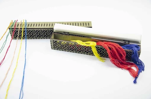 Органайзер для ниток ТМ Embroidery Craft Органайзер-шкатулка під процес карпатська ялинка 60 отворів OG-005