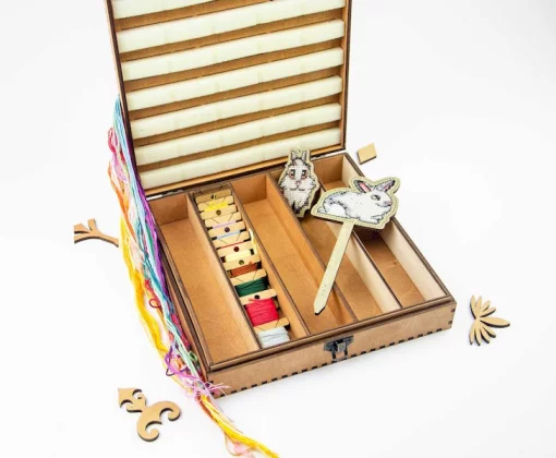 Органайзер для ниток ТМ Embroidery Craft Органайзер під процес 23х23 волоський горіх 210 отворів OG-049