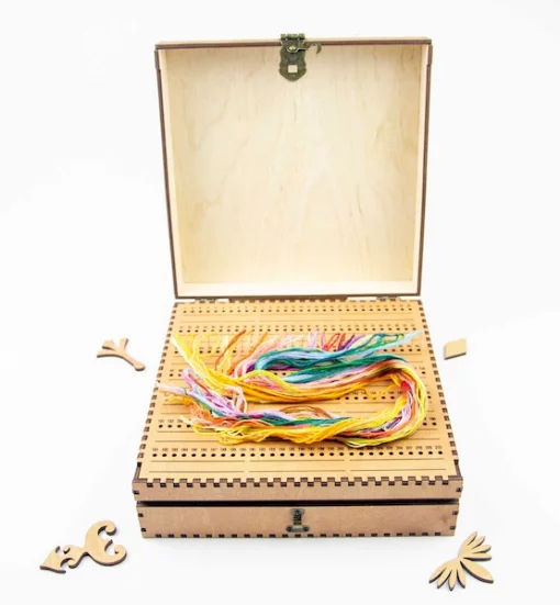 Органайзер-парковка з кришкою ТМ Embroidery Craft Органайзер під процес 23х23 210 отворів волоський горіх OG-064