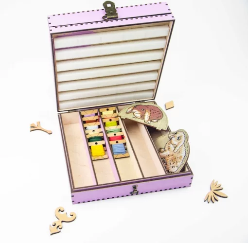 Органайзер-парковка з кришкою ТМ Embroidery Craft Органайзер під процес 23х23 210 отворів лаванда OG-067