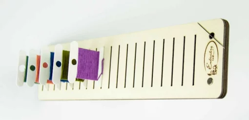 Підставка для бобін (шпуль) ТМ Embroidery Craft з магнітом для голок 20 прорізів 6*24 слонов кістка PB-003s