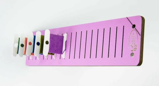 Підставка для бобін (шпуль) ТМ Embroidery Craft з магнітом для голок 20 прорізів 6*24 лаванда PB-003l