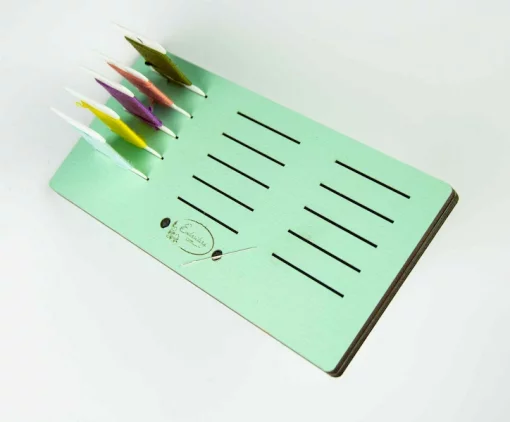 Підставка для бобін (шпуль) ТМ Embroidery Craft з магнітом для голок 15 прорізів 18*8 бірюзовий PB-009b