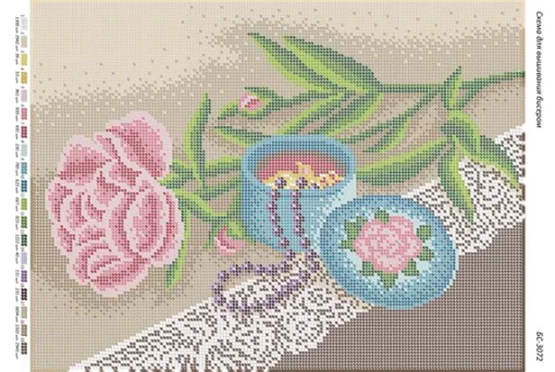 Півонія біля шкатулки